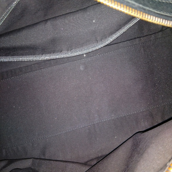 Authentic Black Gucci Guccissima Boston Handbag - Picture 4 of 8